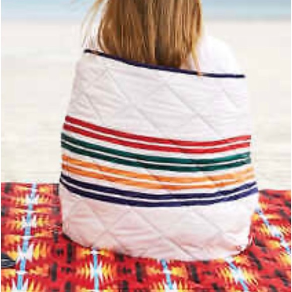 NWT PENDLETON Outdoor Packable Blanket 60X72 multi purpose blanket Red/… - Picture 13 of 14